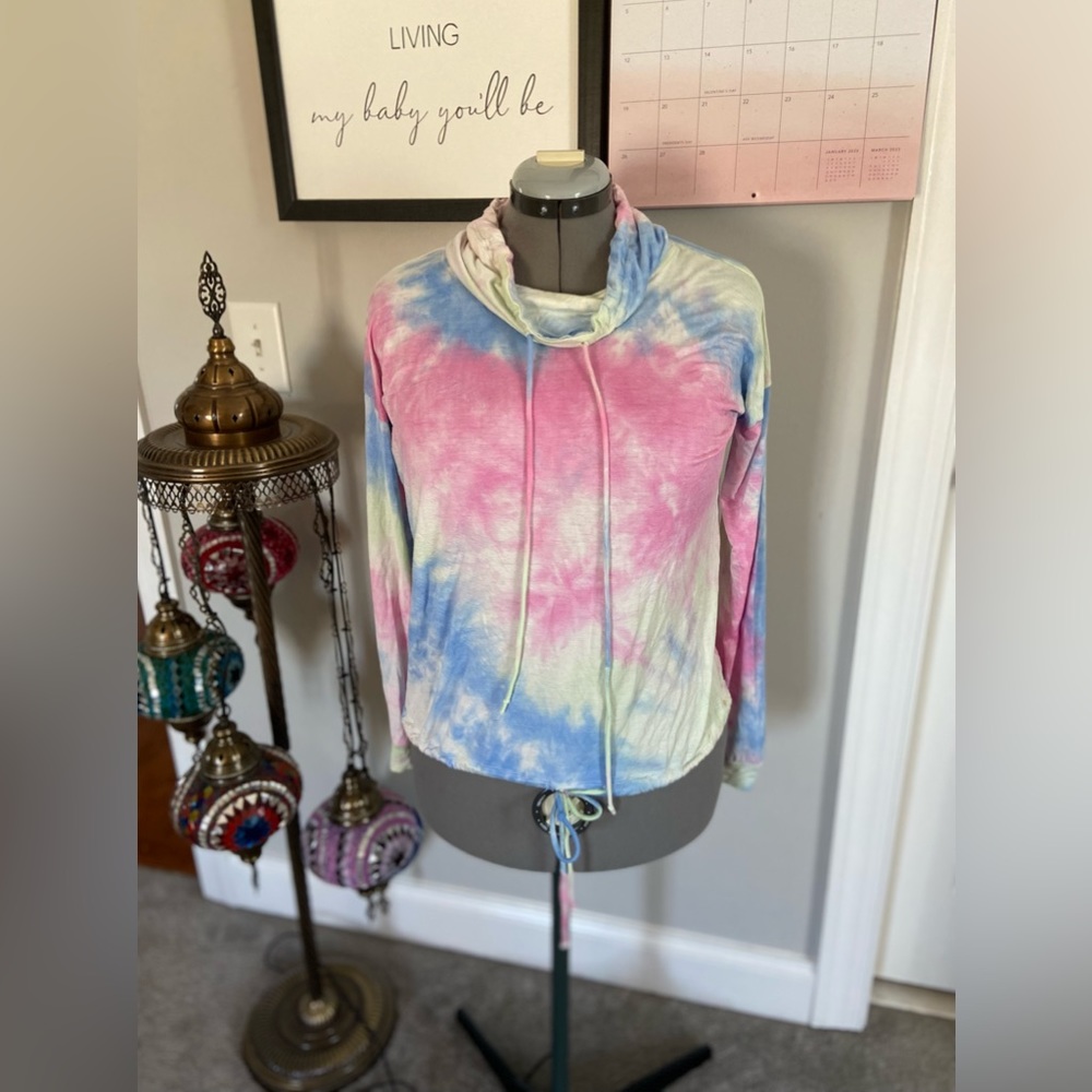 Hem & Thread - Tie Dye Pull String Sweatshirt size Small